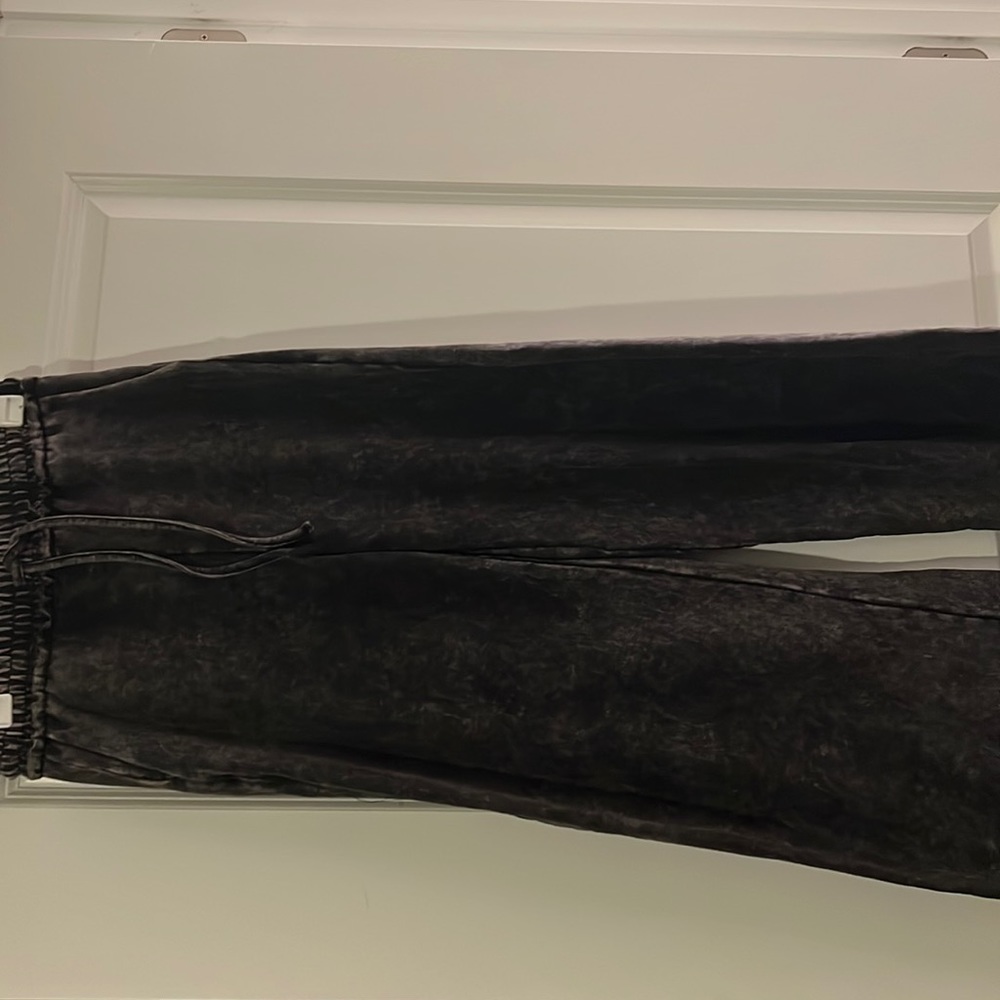 ZENANA DISTRESSED BELL BOTTOM PANTS!!